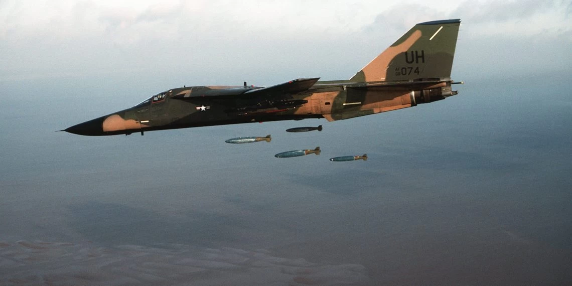F-111: Το διαβόητο «γουρούνι» που άλλαξε τους συσχετισμούς ισχύος στην Ασία